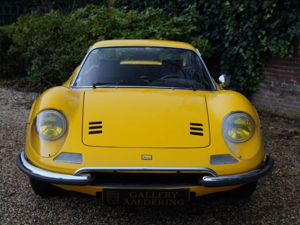 Image 15/50 de Ferrari Dino 246 GT (1971)