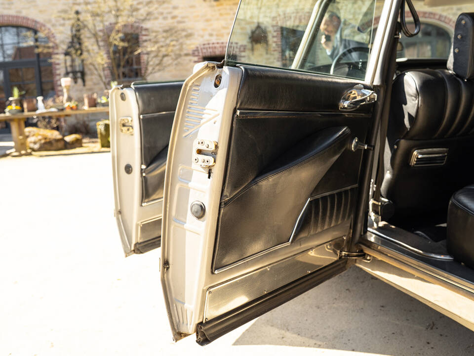 Image 30/53 of Citroën DS 23 Pallas (1972)
