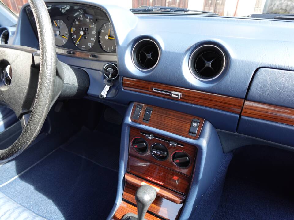 Bild 14/57 von Mercedes-Benz 230 CE (1980)