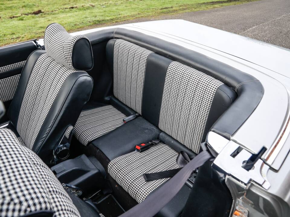 Image 32/40 of Mercedes-Benz 450 SL (1977)