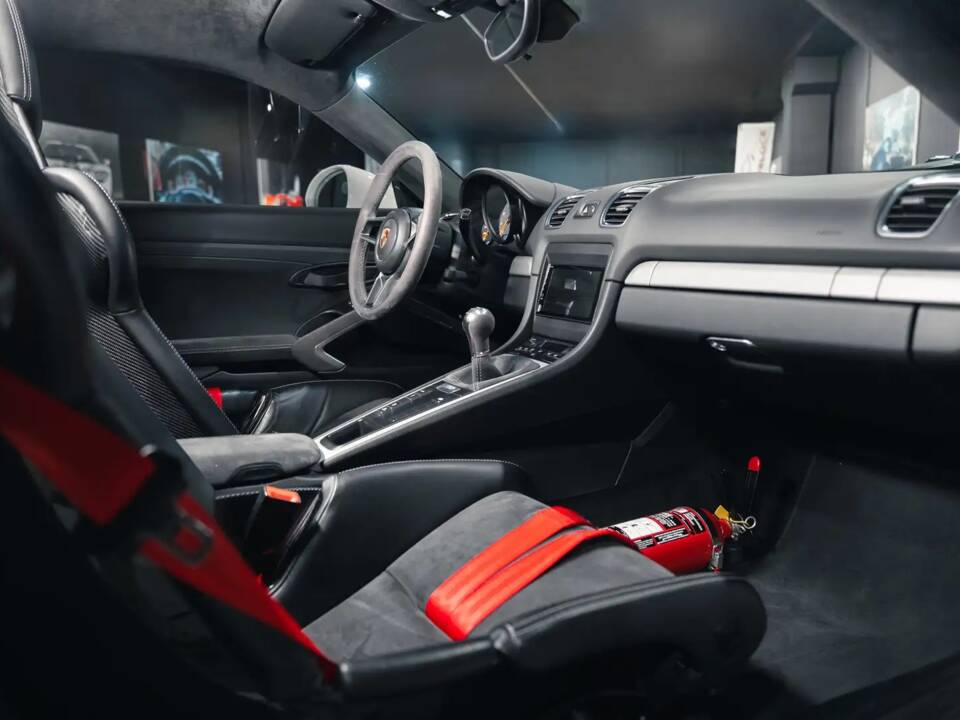 Afbeelding 31/36 van Porsche Cayman GT4 (2016)