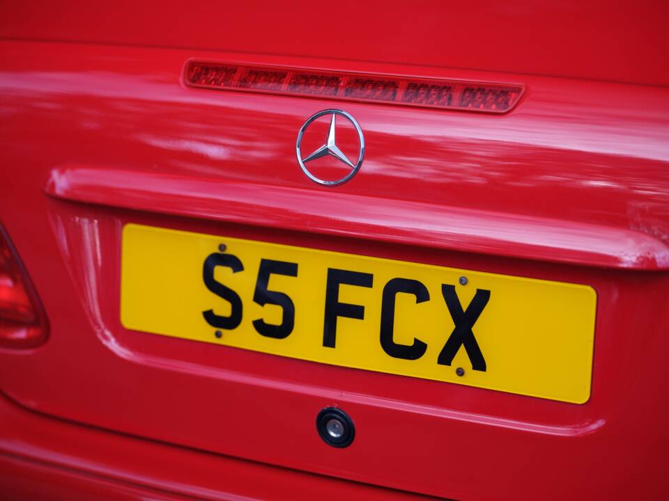 Image 22/43 of Mercedes-Benz CLK 320 (1999)