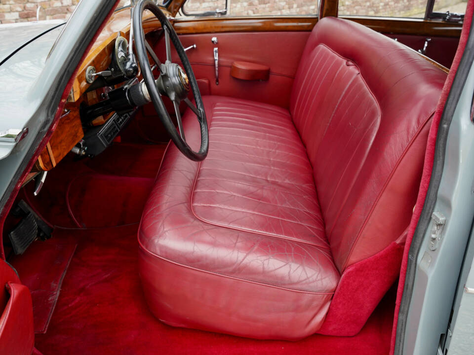 Image 13/50 de Jaguar Mk IX (1959)