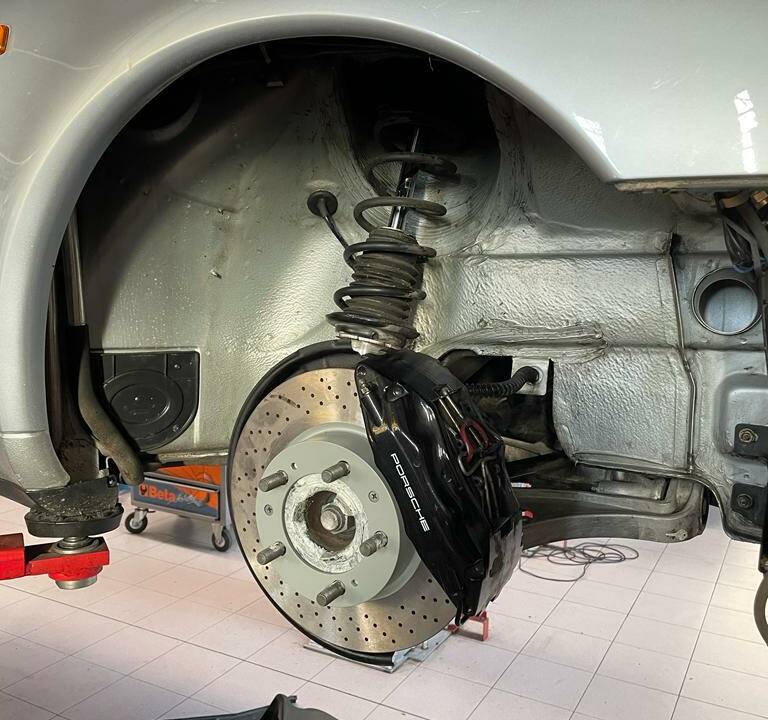 Immagine 23/34 di Porsche 911 Carrera (1996)