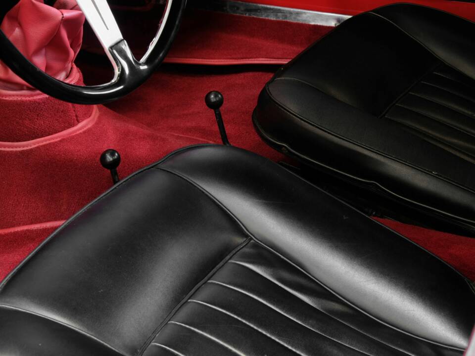 Image 14/47 of Alfa Romeo Giulia 1600 Spider (1963)