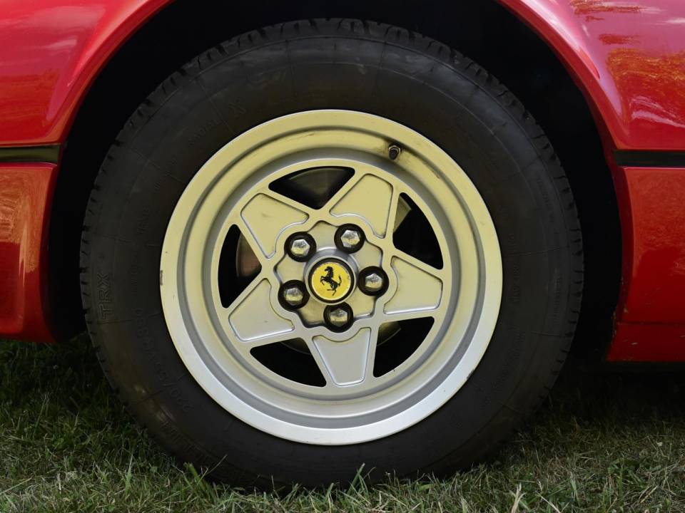 Bild 41/45 von Ferrari 308 GTBi (1981)