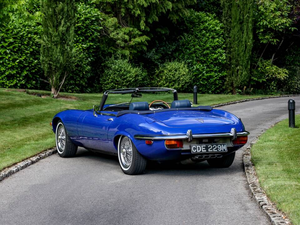 Image 3/43 de Jaguar Type E V12 (1974)