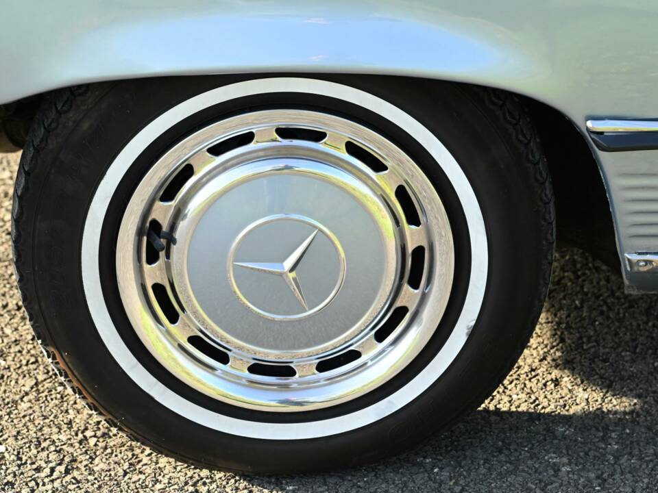 Immagine 17/50 di Mercedes-Benz 380 SL (1980)