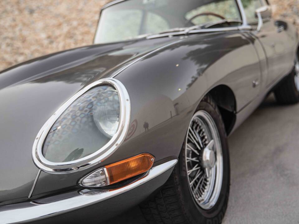 Immagine 10/88 di Jaguar E-Type (2+2) (1968)