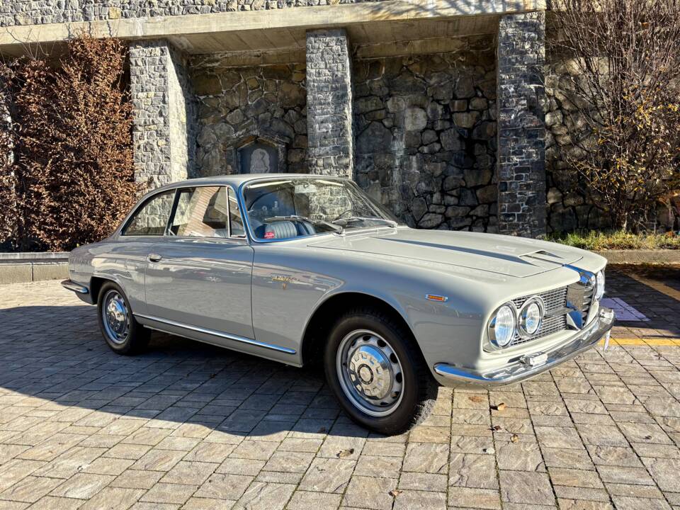 Bild 2/32 von Alfa Romeo 2600 Sprint (1963)