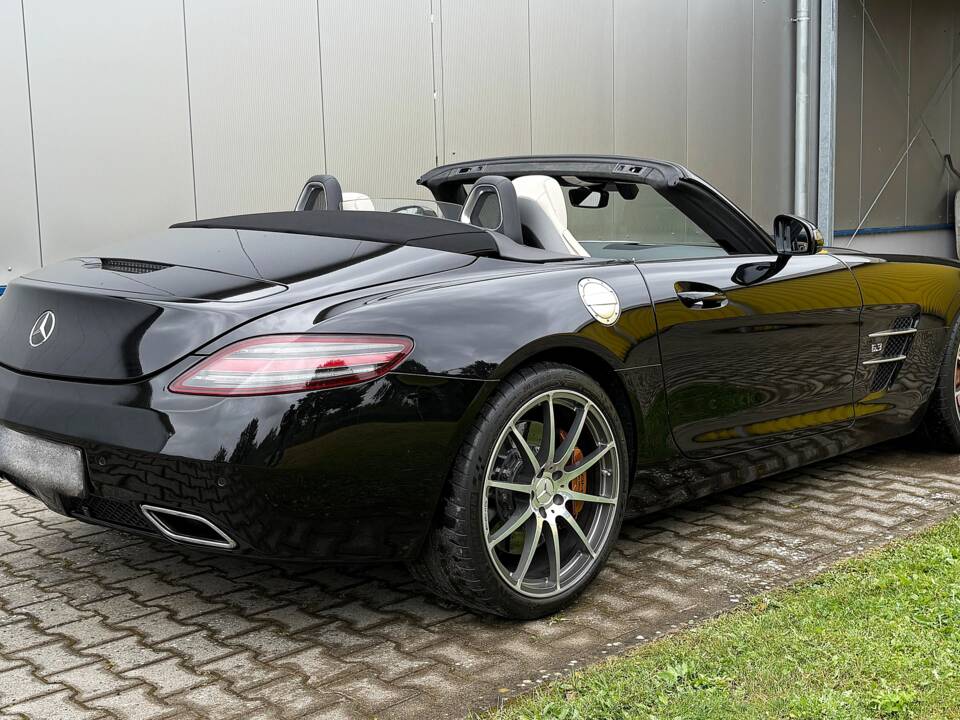 Image 12/28 of Mercedes-Benz SLS AMG Roadster (2012)