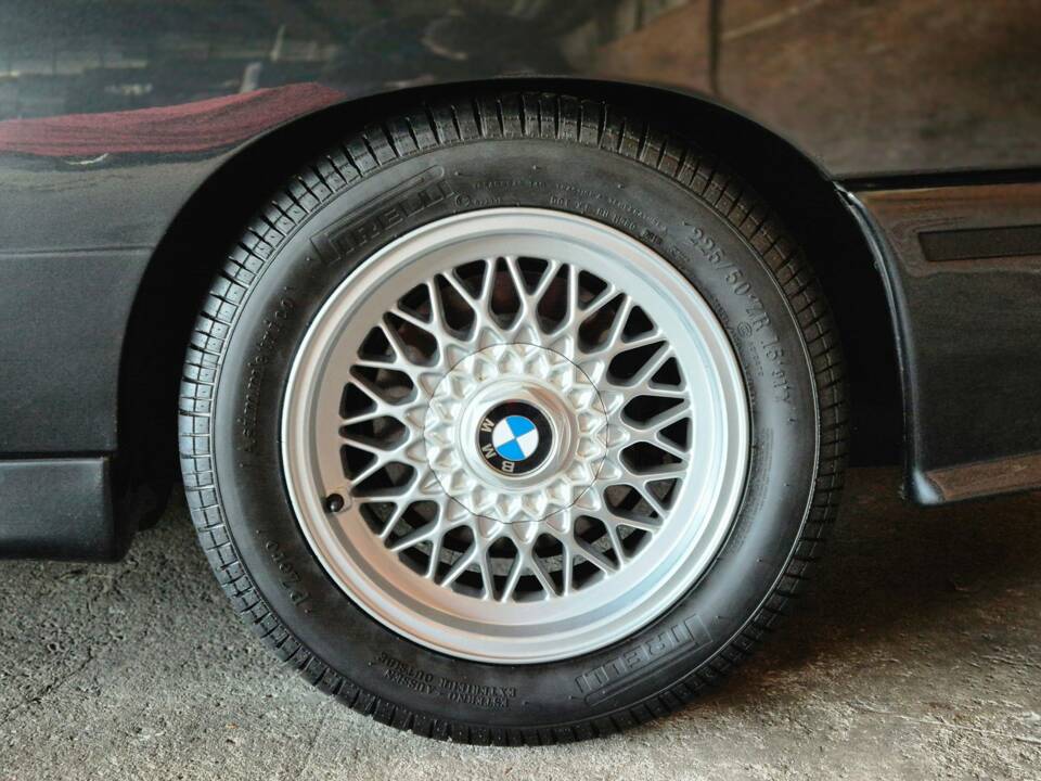 Image 57/65 of BMW M3 (1986)