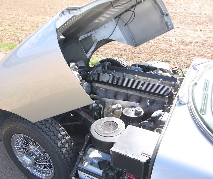 Bild 9/38 von Jaguar E-Type (2+2) (1968)