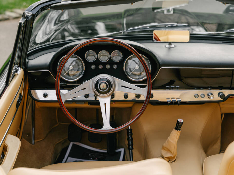 Bild 21/50 von Maserati 3500 GTI Spyder Vignale (1963)