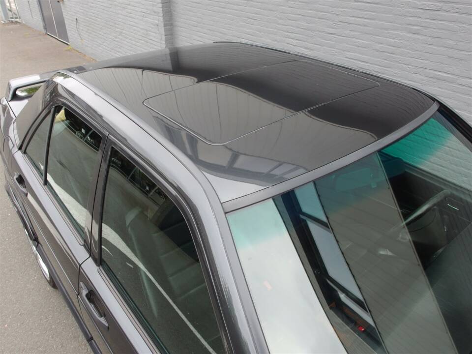 Immagine 37/98 di Mercedes-Benz 190 E 2.3-16 (1985)