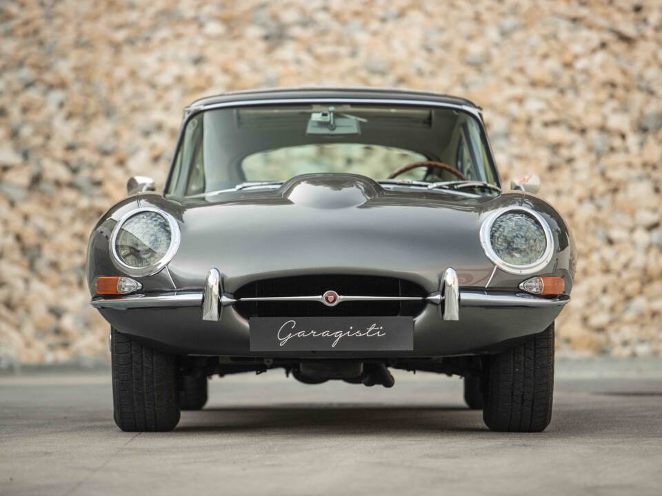 Immagine 21/88 di Jaguar E-Type (2+2) (1968)