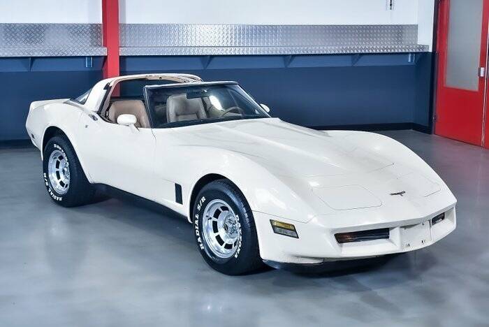 Immagine 5/7 di Chevrolet Corvette (1981)