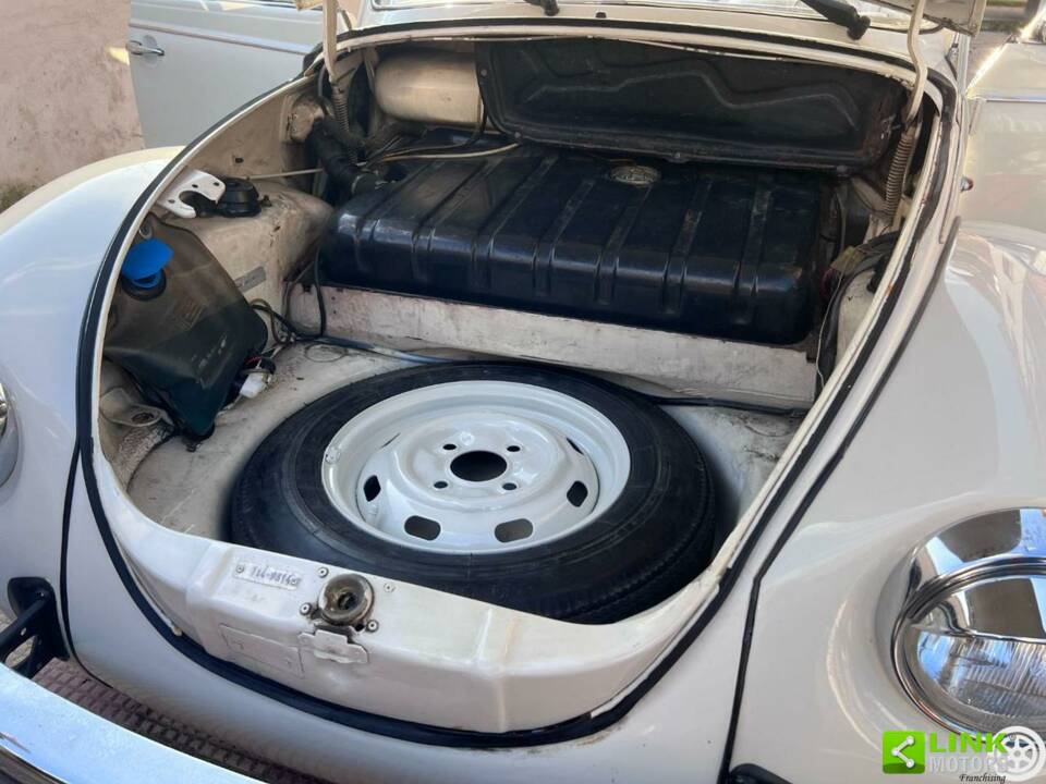 Bild 9/10 von Volkswagen Käfer 1302 (1975)
