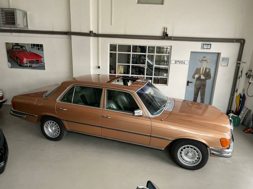 Image 6/26 of Mercedes-Benz 450 SEL (1974)