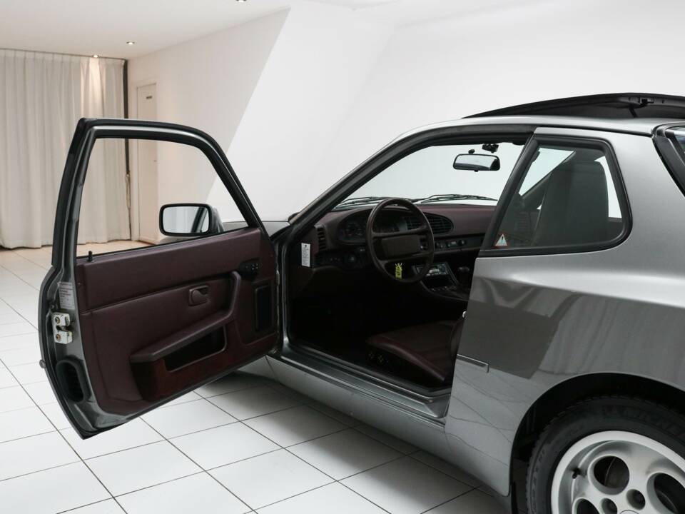 Bild 4/19 von Porsche 944 Turbo (1988)