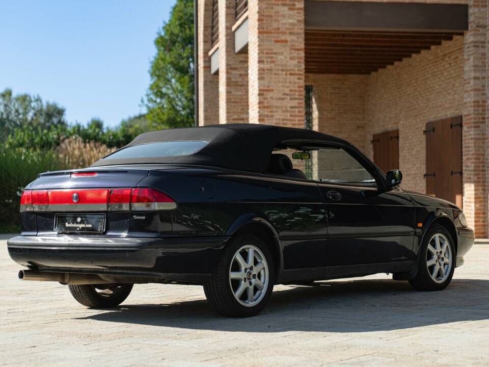 Image 8/50 of Saab 900 2.0i (1997)