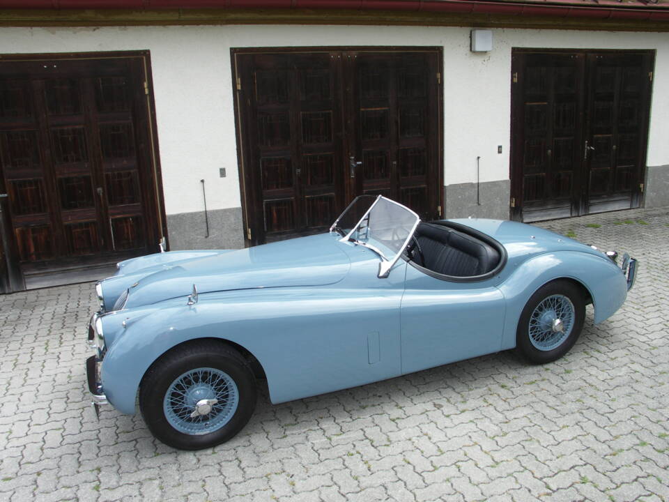 Immagine 48/54 di Jaguar XK 120 SE OTS (1953)