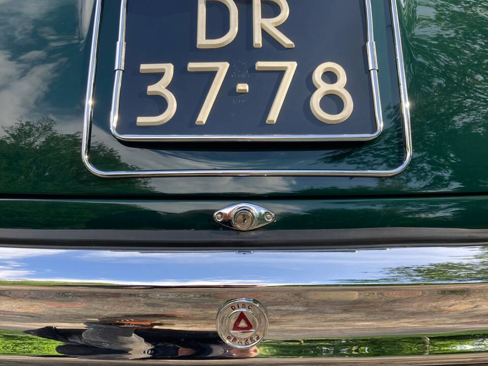Image 24/35 de Jaguar Mk II 3.8 (1961)