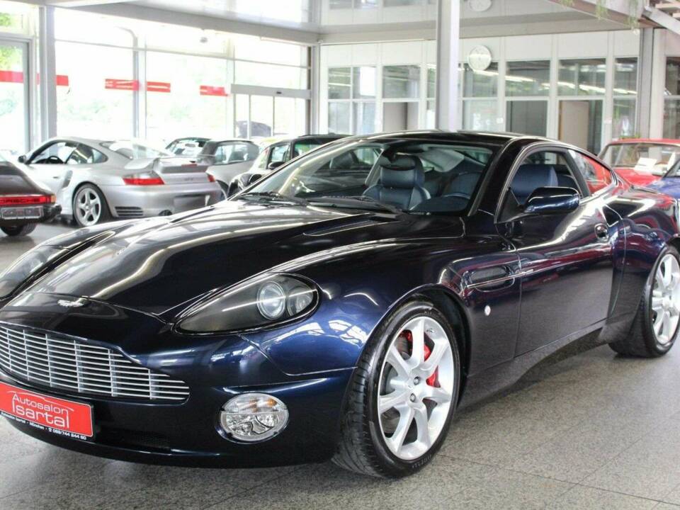 Immagine 1/15 di Aston Martin V12 Vanquish (2004)