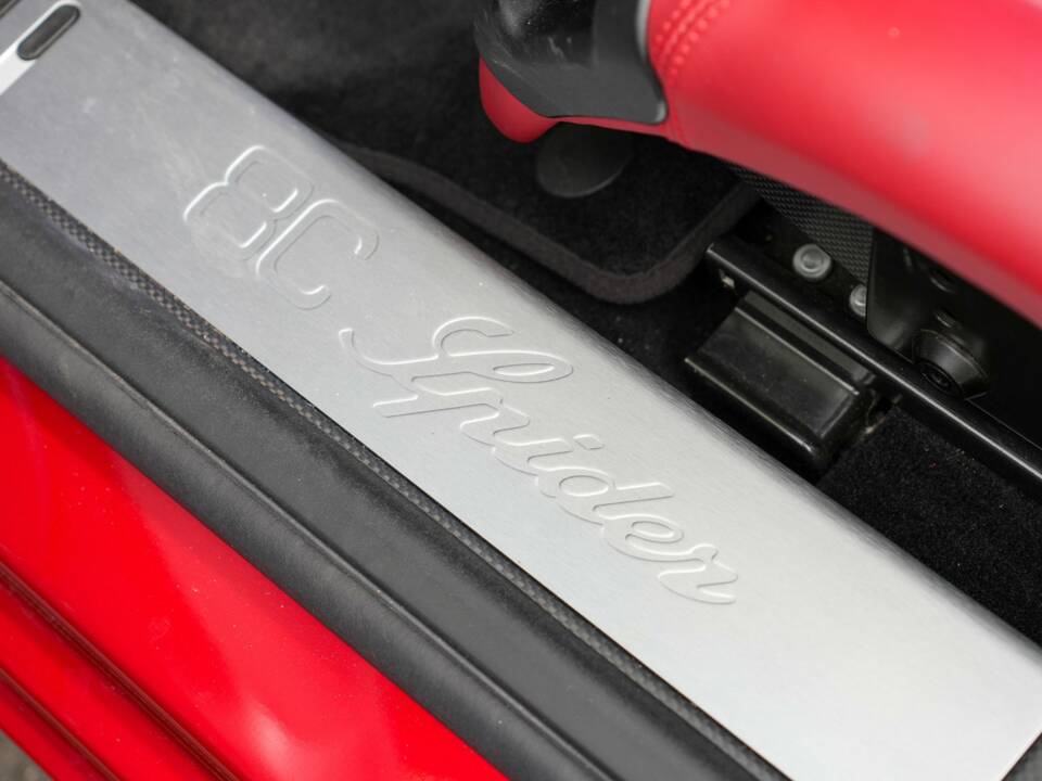 Image 30/50 of Alfa Romeo 8C Spider (2010)