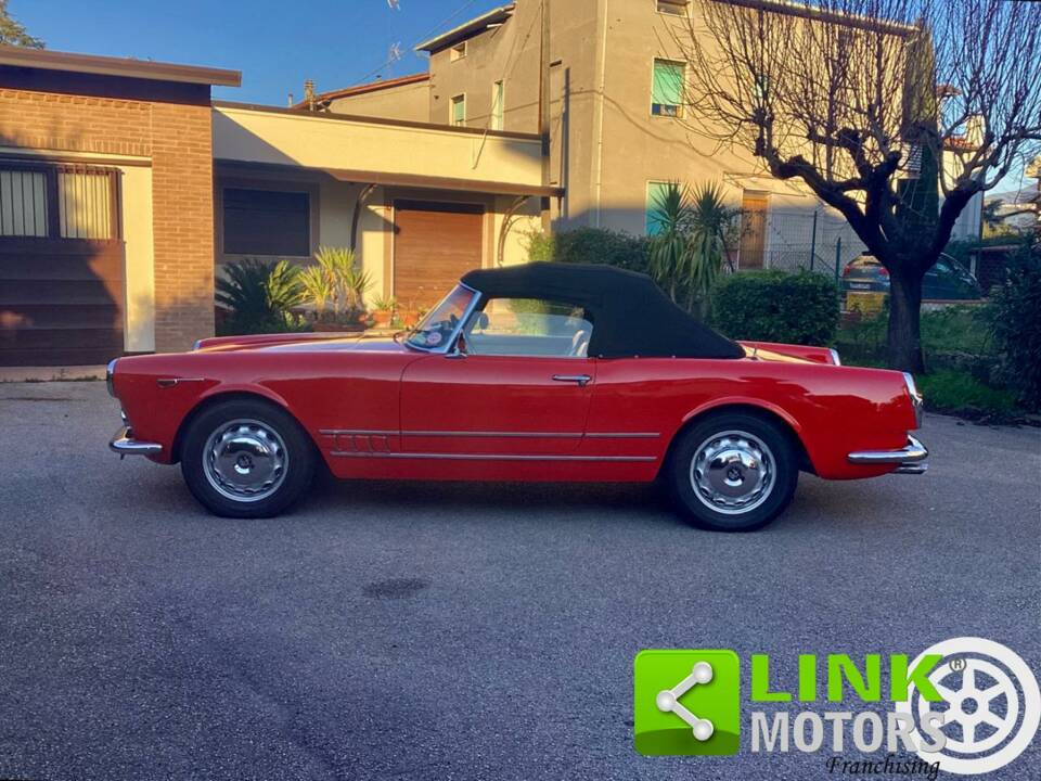 Image 8/10 of Alfa Romeo 2000 Spider (1960)