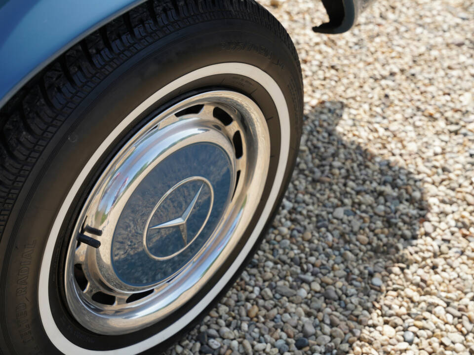 Imagen 27/50 de Mercedes-Benz 280 SL (1968)