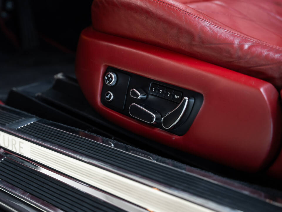 Immagine 11/45 di Bentley Azure (2007)