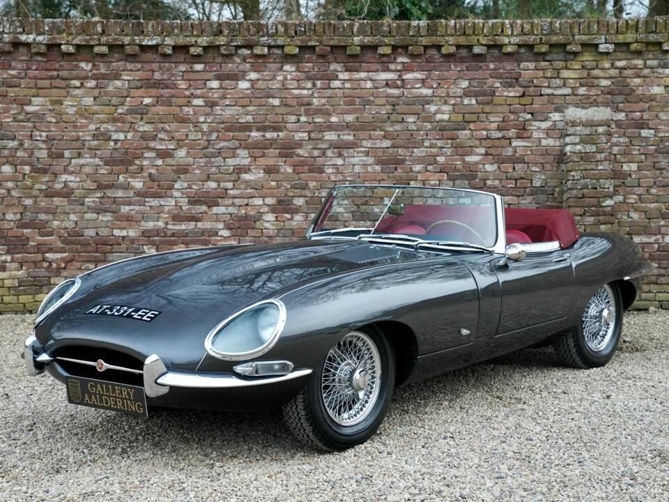 Immagine 1/50 di Jaguar E-Type 3.8 (1961)