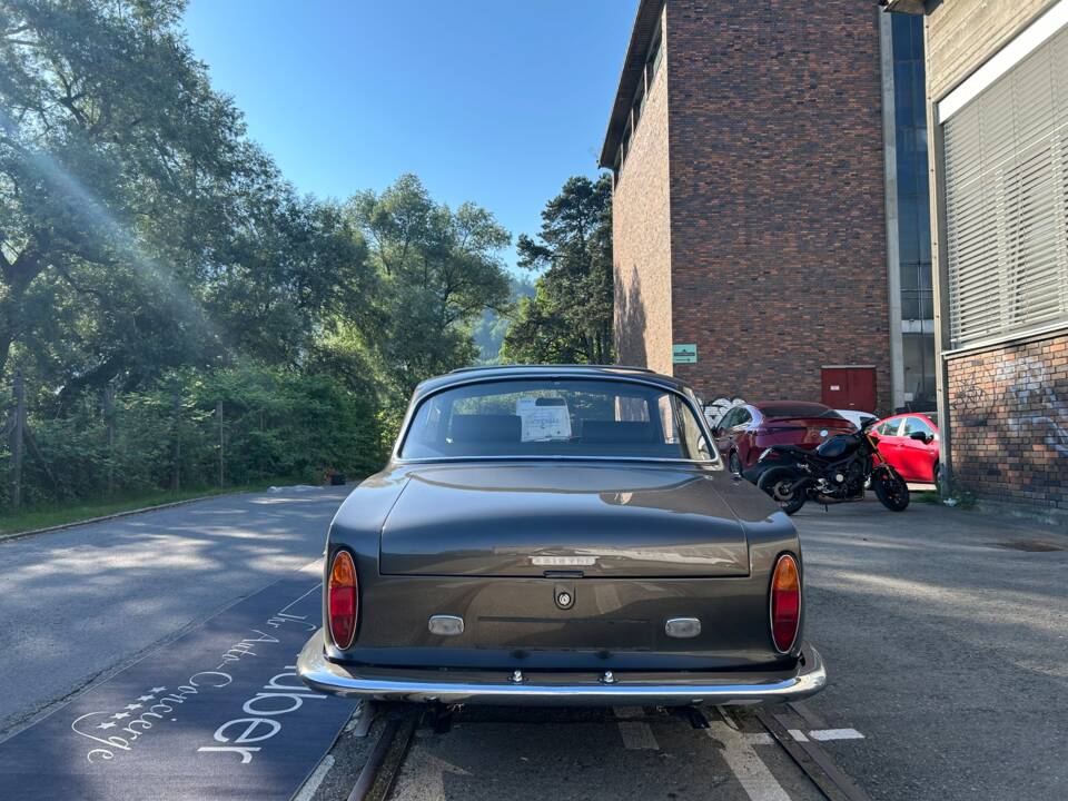 Image 6/34 of Bristol 411 Mk. I (1970)