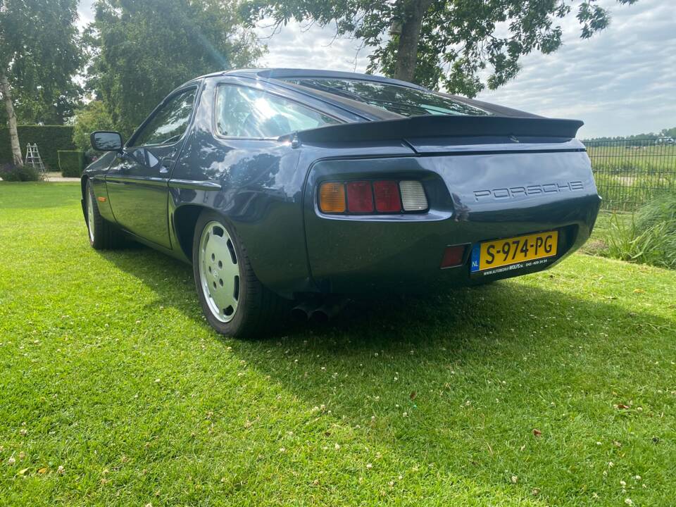 Immagine 7/19 di Porsche 928 S (1983)