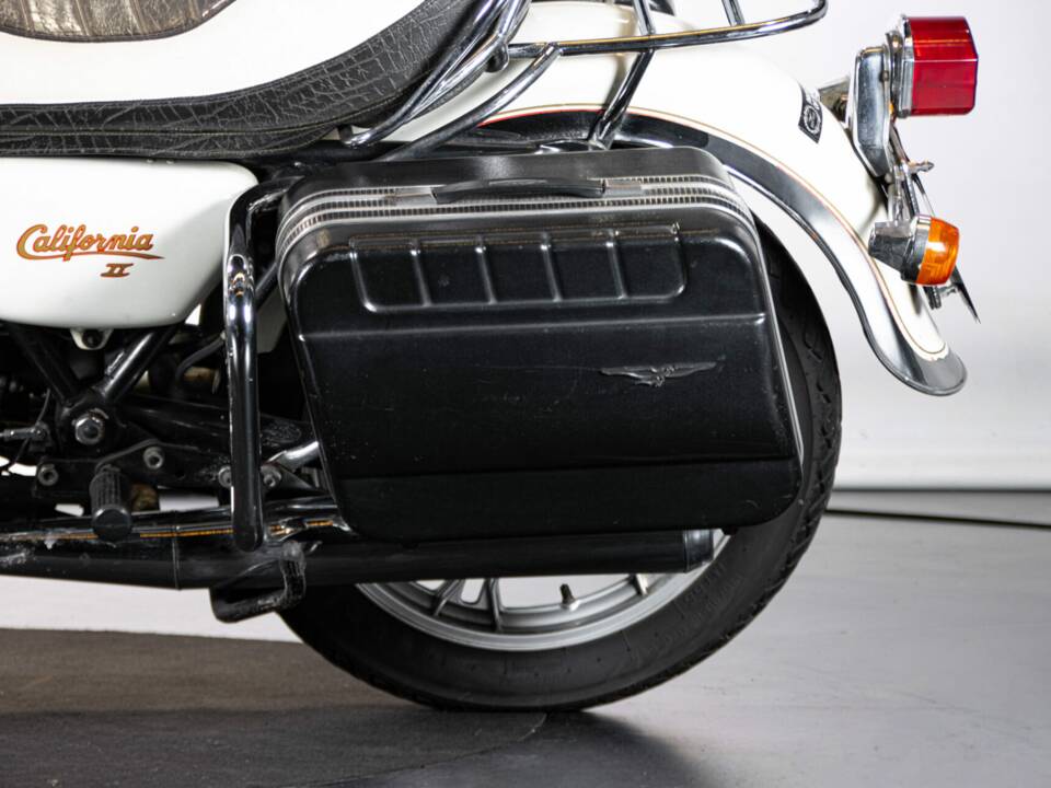 Image 16/44 de Moto Guzzi California II (1983)