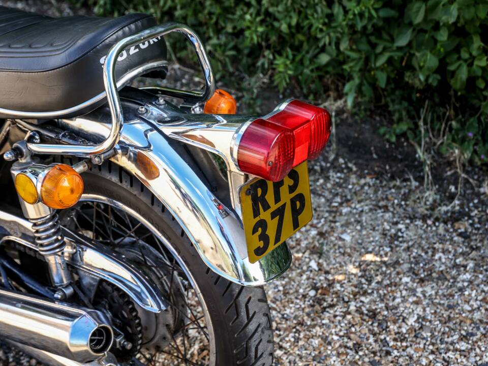 Image 22/25 of Suzuki GT 550 II (1976)