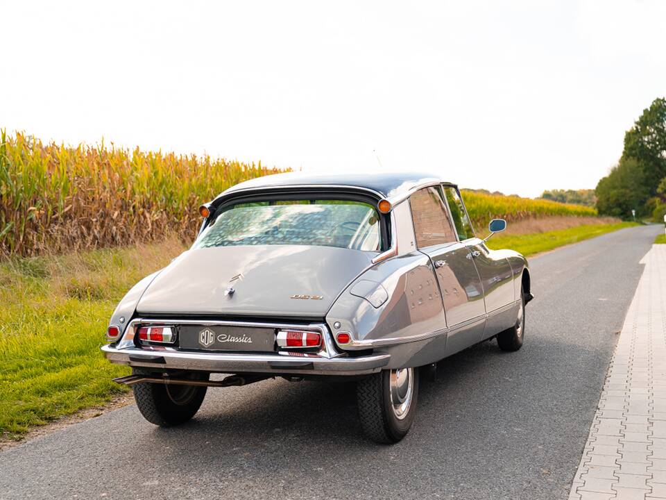 Bild 7/36 von Citroën DS 21 Pallas (1968)