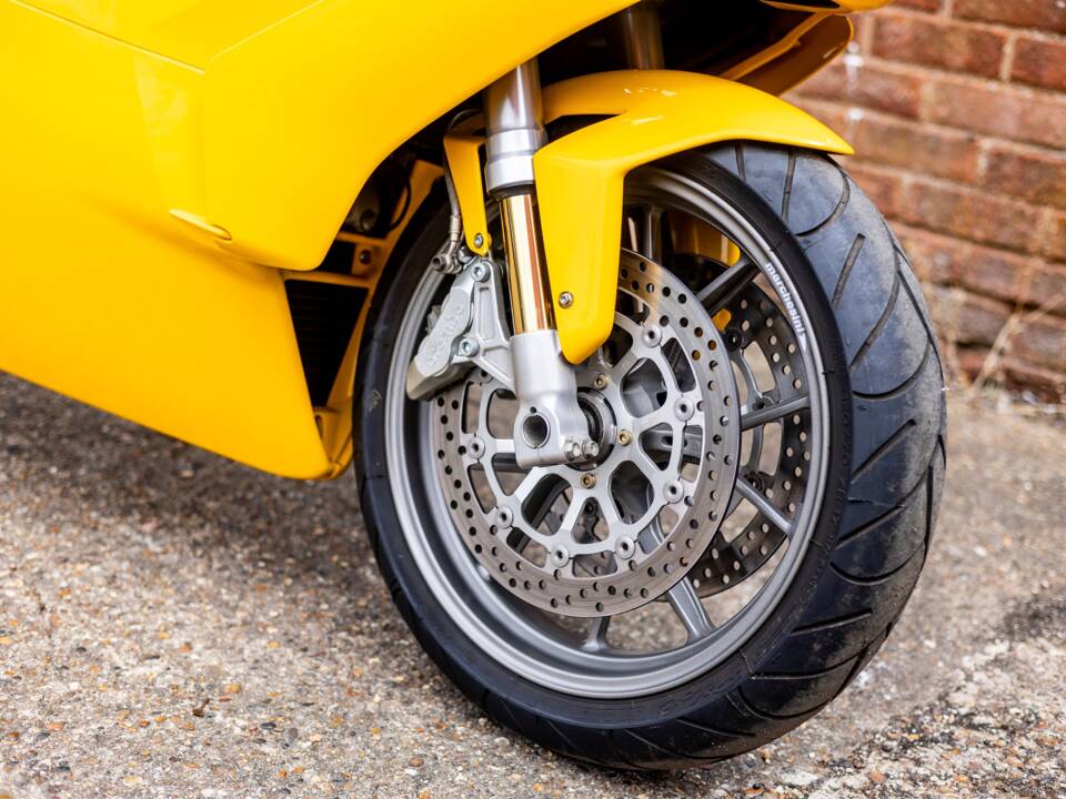 Immagine 18/30 di Ducati DUMMY (2004)