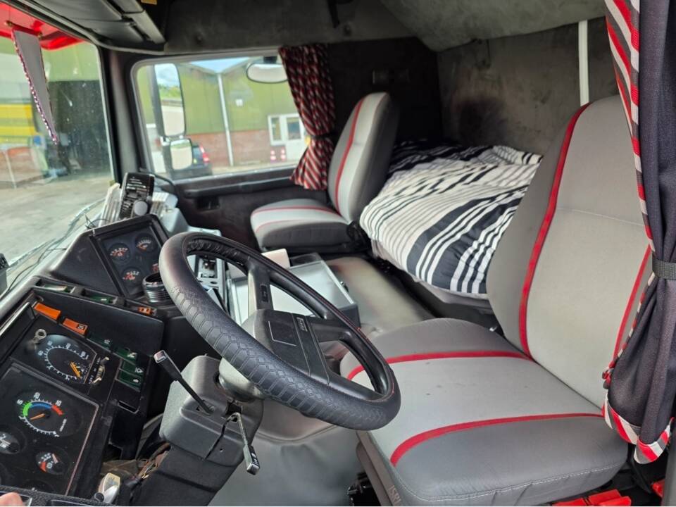 Bild 10/12 von Volvo F16 (1993)