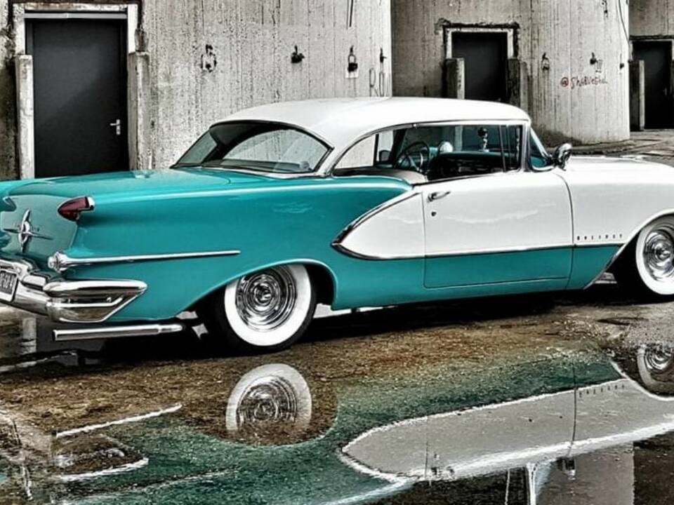 Bild 2/9 von Oldsmobile 98 Sedan (1956)