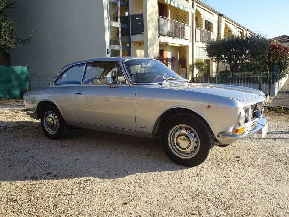 Bild 20/50 von Alfa Romeo 1750 GT Veloce (1971)