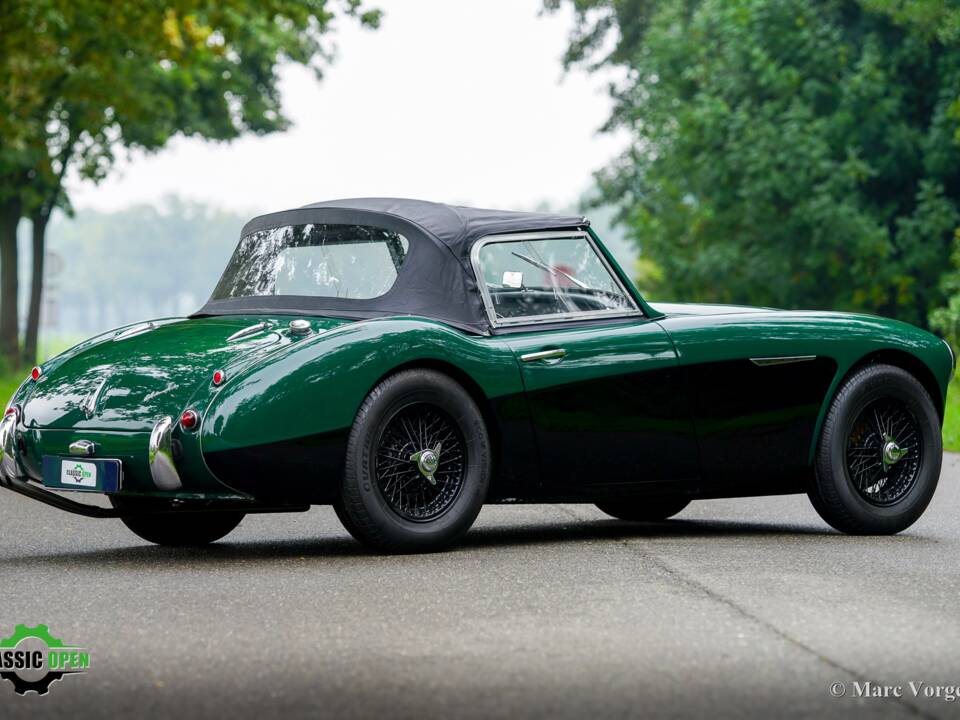 Image 46/59 of Austin-Healey 100&#x2F;6 (BN6) (1958)