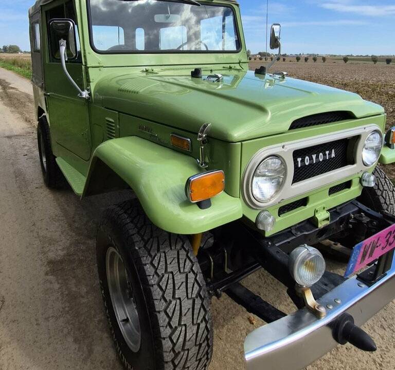 Image 5/5 of Toyota Land Cruiser FJ 40 (1975)
