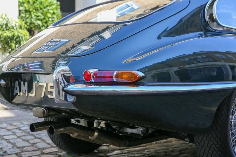 Immagine 28/50 di Jaguar E-Type 4.2 (1965)