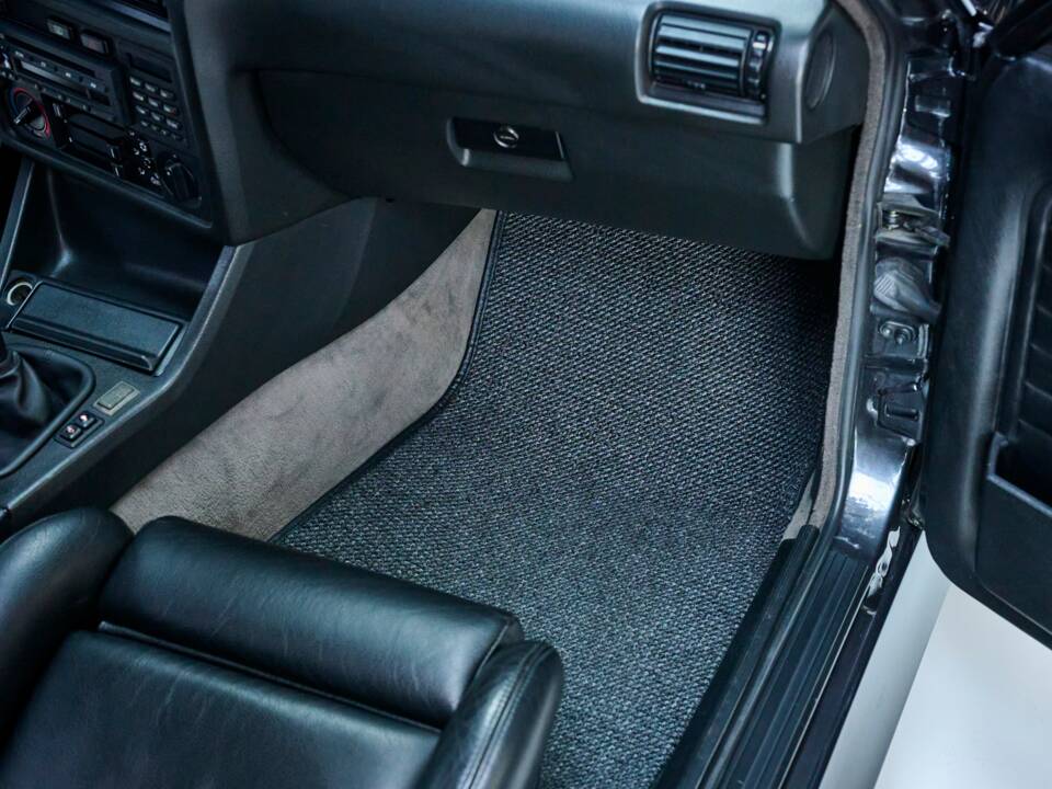 Bild 17/36 von BMW M3 (1989)