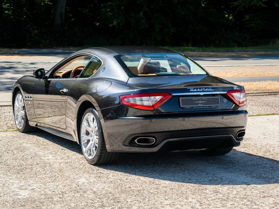 Bild 14/37 von Maserati GranTurismo S (2010)