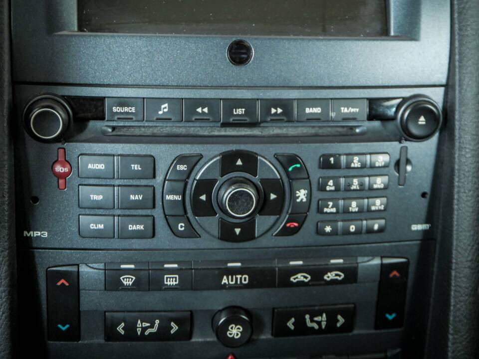 Bild 24/45 von Peugeot 407 3.0i V6 (2006)