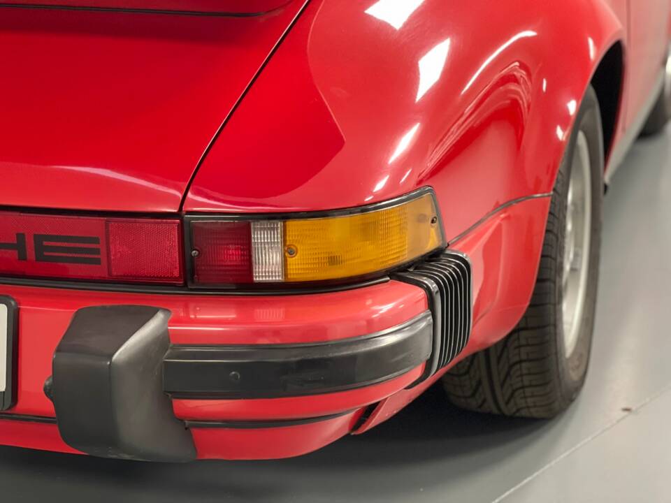 Afbeelding 13/29 van Porsche 911 Carrera 3.2 (1986)
