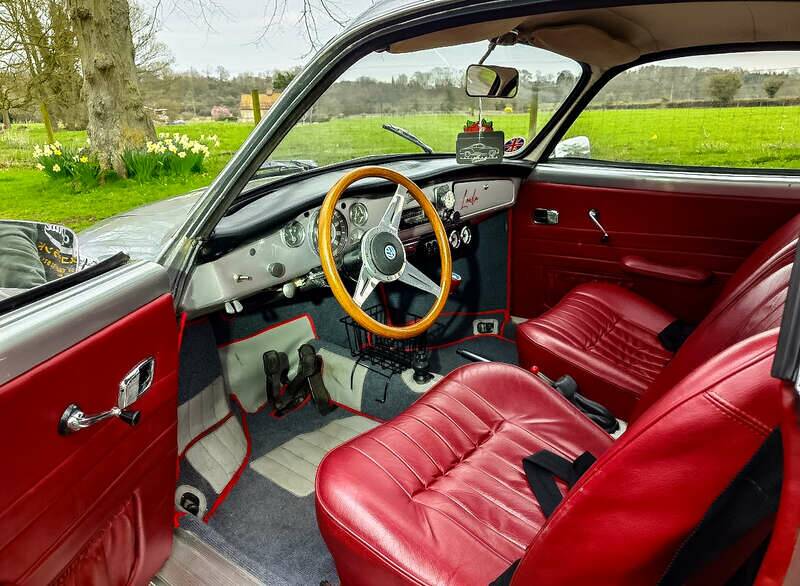 Image 18/30 of Volkswagen Karmann Ghia 1500 (1967)